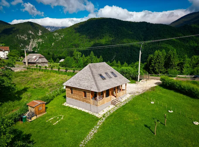 Casa Wezly - vedere exterioară